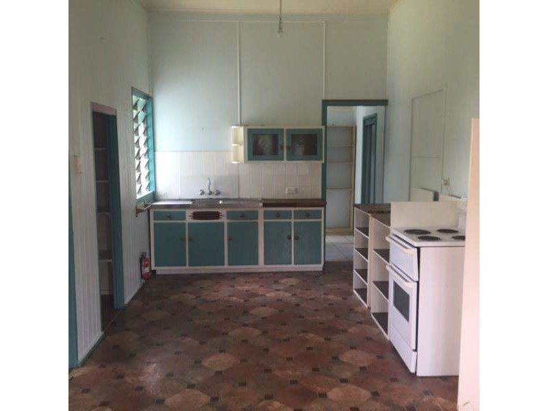 17 Elphinstone Street, Berserker QLD 4701